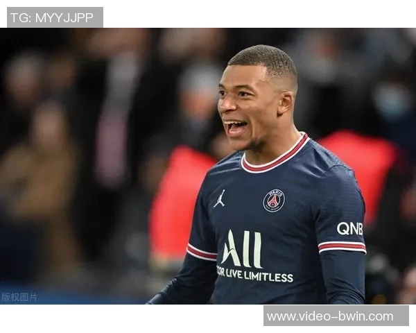 足球大师卡福获得国际足球终身成就奖引发全球球迷热议